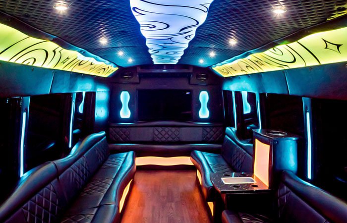 Milwaukee Party Bus Limo Bus Provided By Enroute Com